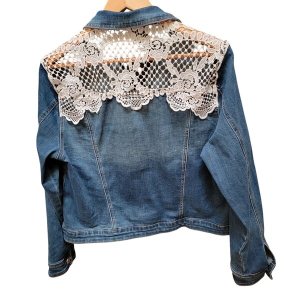 Womens Denim Jacket W/ Lace Back Detail By Passport Size L - Picture 2 of 4